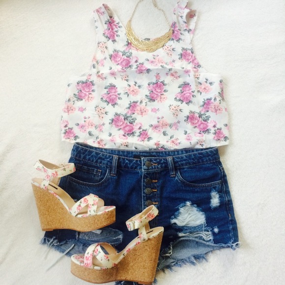 ❌SOLD❌Cross-back floral crop - Picture 4 of 4