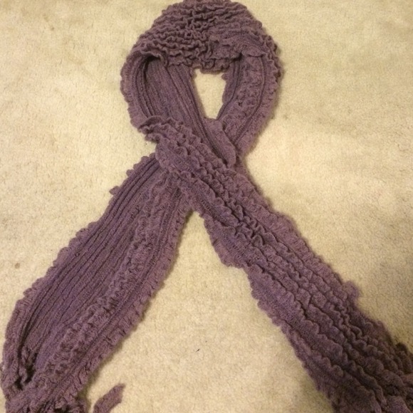 purple scarf - Picture 1 of 1