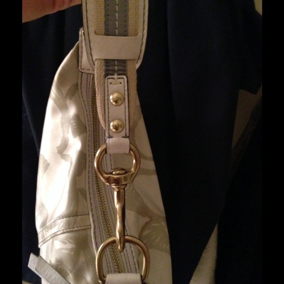 Coach purse - Picture 3 of 4