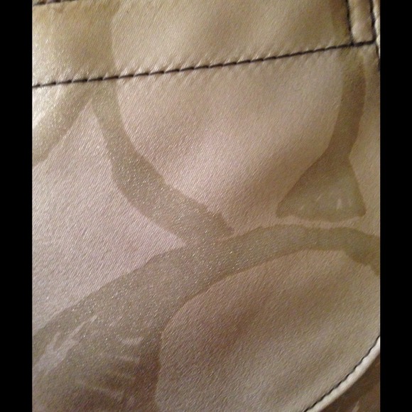 Coach purse - Picture 4 of 4