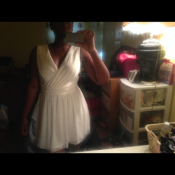 Dress - Picture 3 of 4