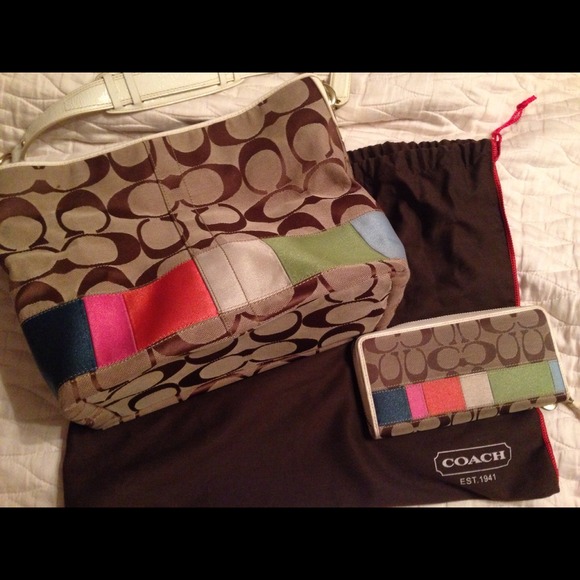 Coach purse and wallet with dust bag