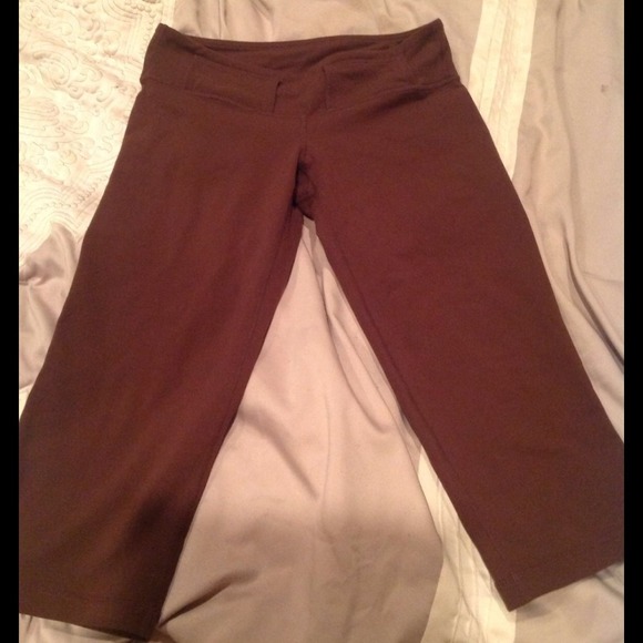 Lululemon workout crops