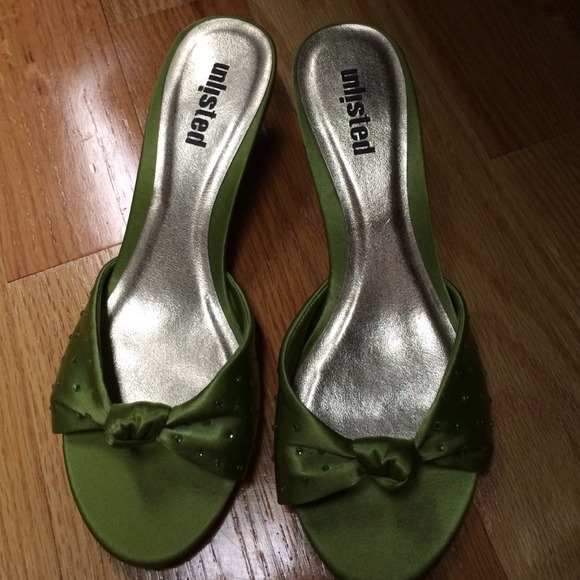 Unlisted, Sure Betty green shoes