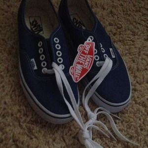 Brand new navy blue vans!!!