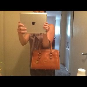 AUTHENTIC Dooney & Bourke vintage leather hand bag