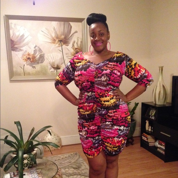Plus Size Ruched BodyCon VNeck Dress