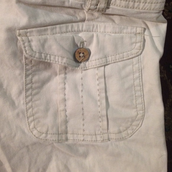 White Bermuda shorts - Picture 3 of 4