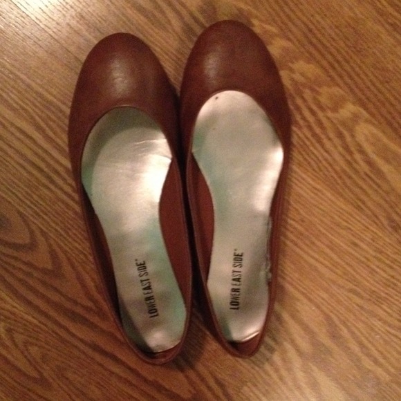 Tan flats