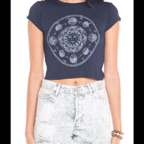 Brandy Melville Tops - Brandy Melville Carolina Horoscopes Top