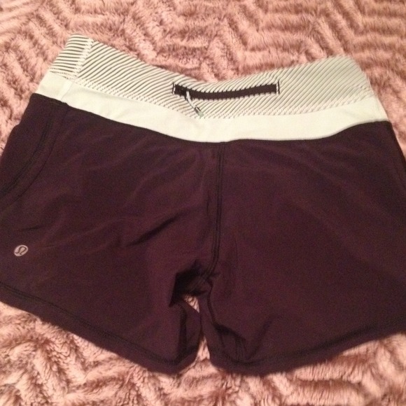 💢sold💢Lulu shorts!!