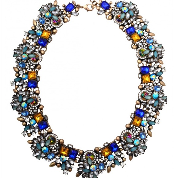 🙌🏽💎This gorgeous gold statement glam necklace - Picture 4 of 4