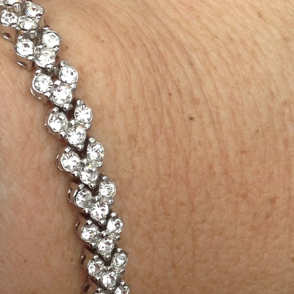LAST ONE!🎉HOST PICK🎉Silver Cubic Zirc Bracelet - Picture 2 of 3