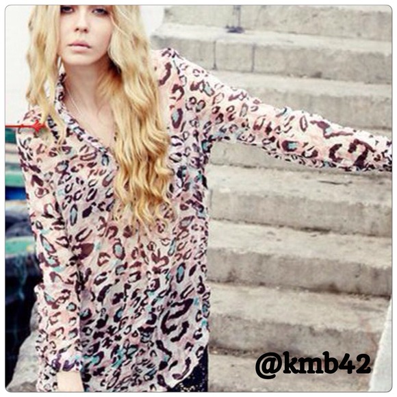 PASTEL LEOPARD PRINT BLOUSE NWOT - Picture 4 of 4