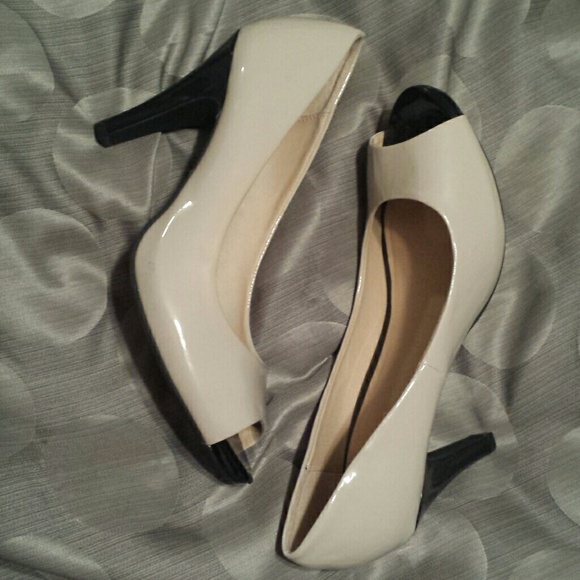 Pale Khaki Pumps