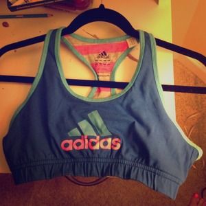 Sports bra