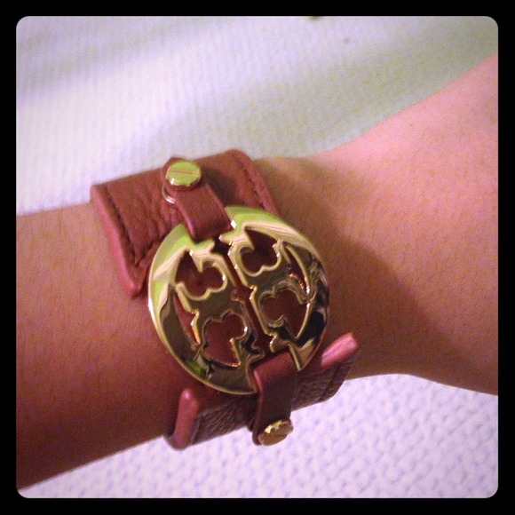 Hold for fanilu. Tory Burch Leather Bracelet