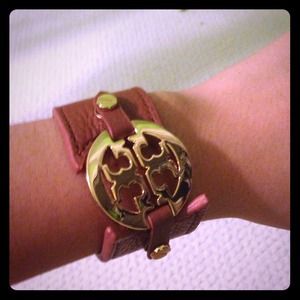 Hold for fanilu. Tory Burch Leather Bracelet