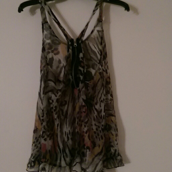 Nwot, stunning, sheer, fun cheetah printed, top! - Picture 3 of 4
