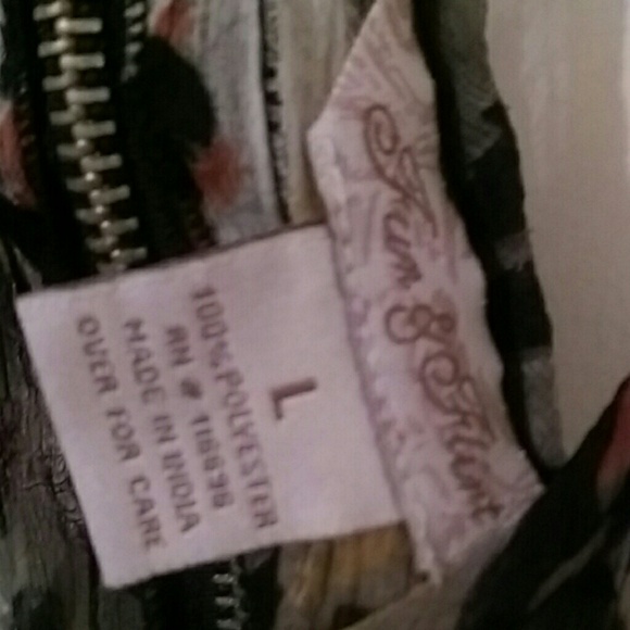 Nwot, stunning, sheer, fun cheetah printed, top! - Picture 4 of 4