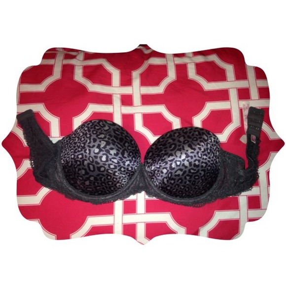 Victorias Secret strapless push up bra