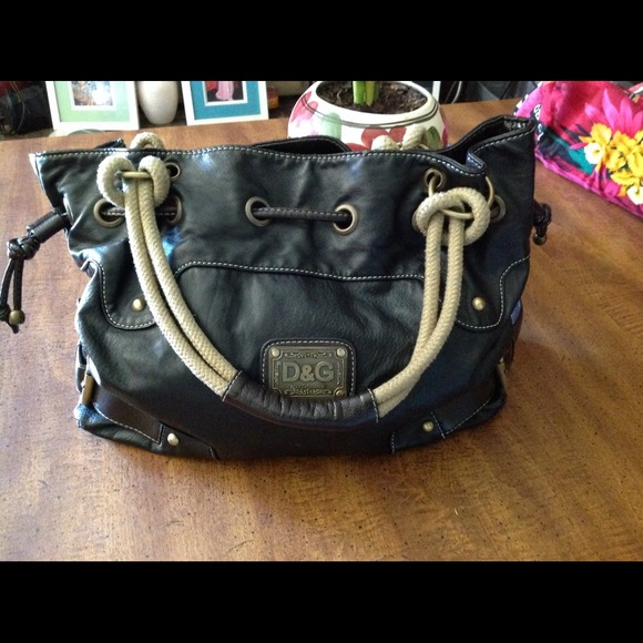 Black D&G purse