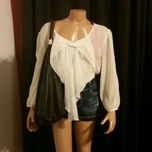 White top with bow detail