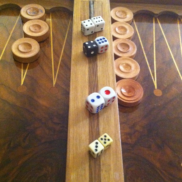 Backgammon - Picture 2 of 4