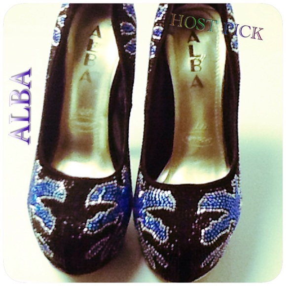 BEAUTIFUL RHINESTONE HEELS 💎💞HOST PICK💗💗