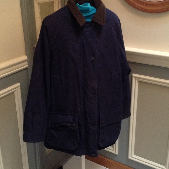 High quality warm Eddie Bauer jacket.