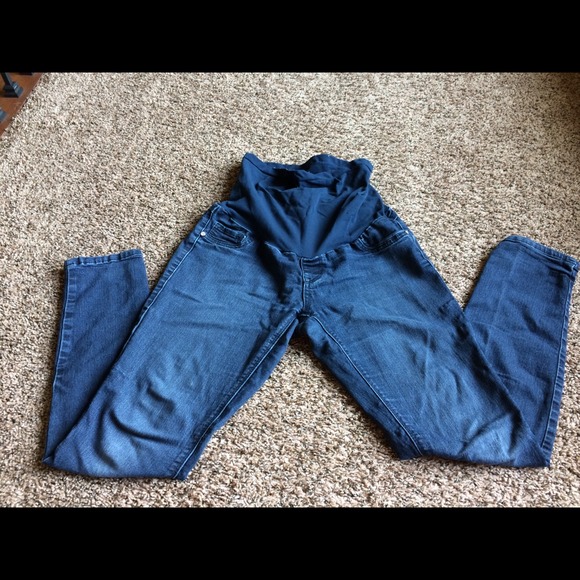 ❎Sold in bundle❎ Dark wash MATERNITY skinnies - Picture 1 of 3