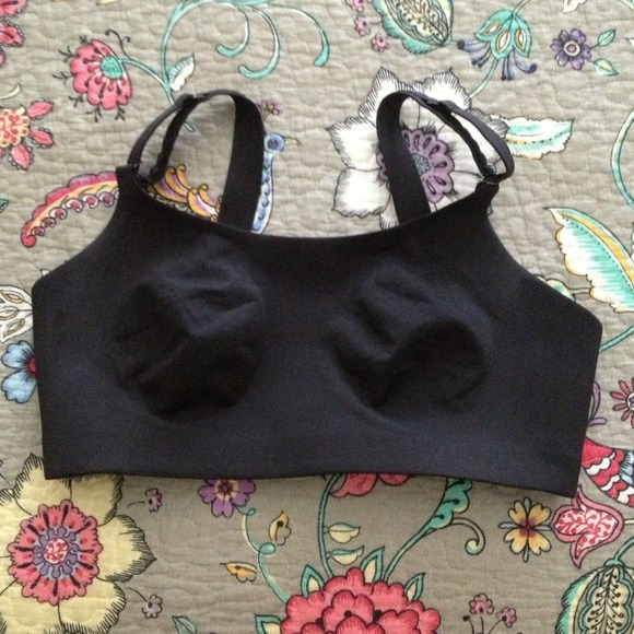 SOLD!!! NWT LULU sports Bra