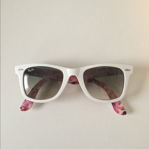 White Ray-Ban Wayfarer Sunglasses