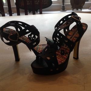 Harajuku lovers platform heels size 9 1/2