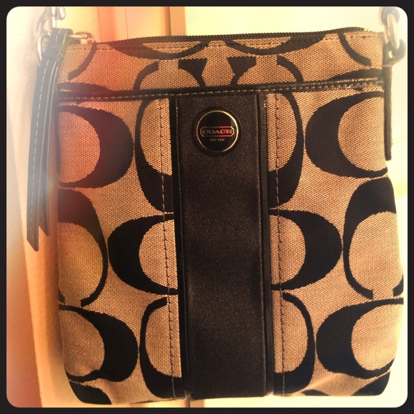 ❌SOLD❌ Coach black Crossbody bag