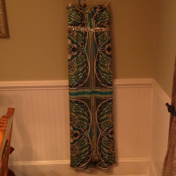 2b bebe strapless dress size m