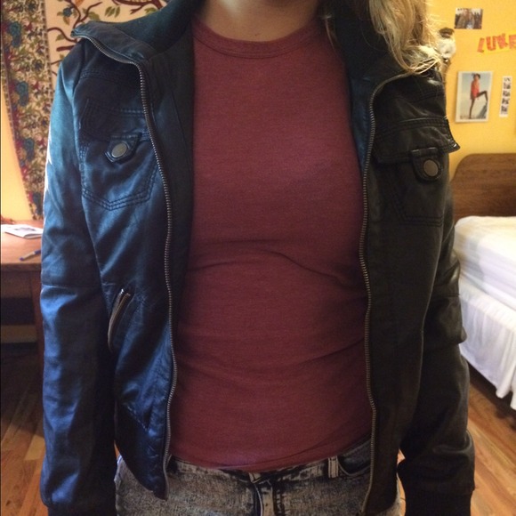 Leather jacket - Picture 2 of 4