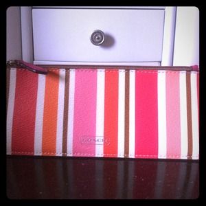 Coach long-flat money purse