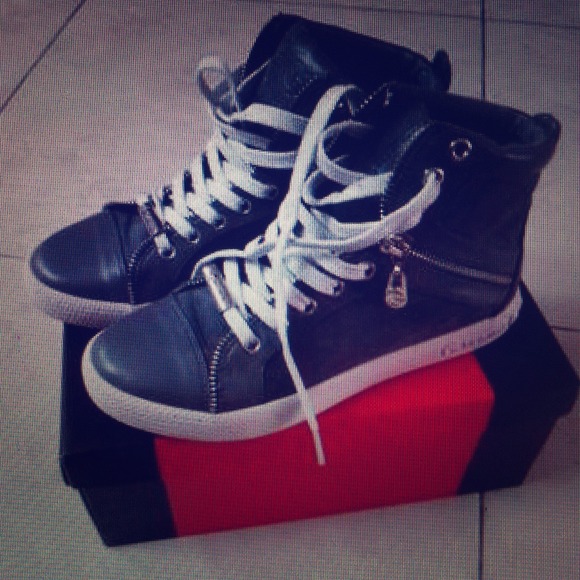 G by Guess Sneakers