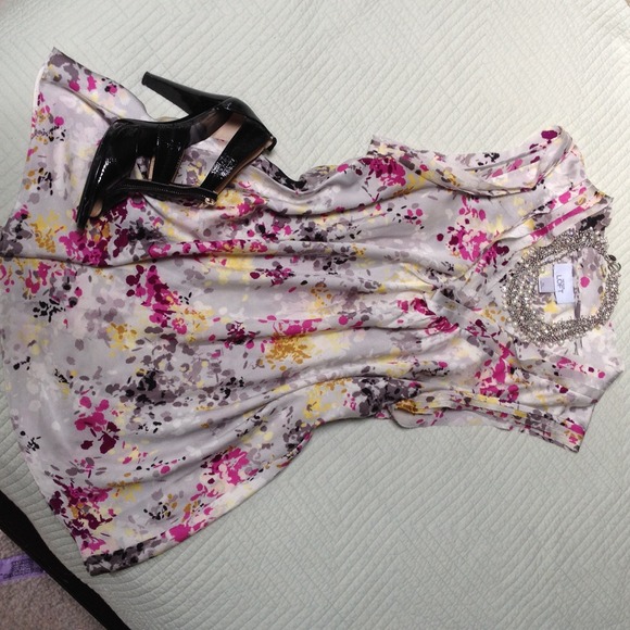 Billowy Sleeveless LOFT Top