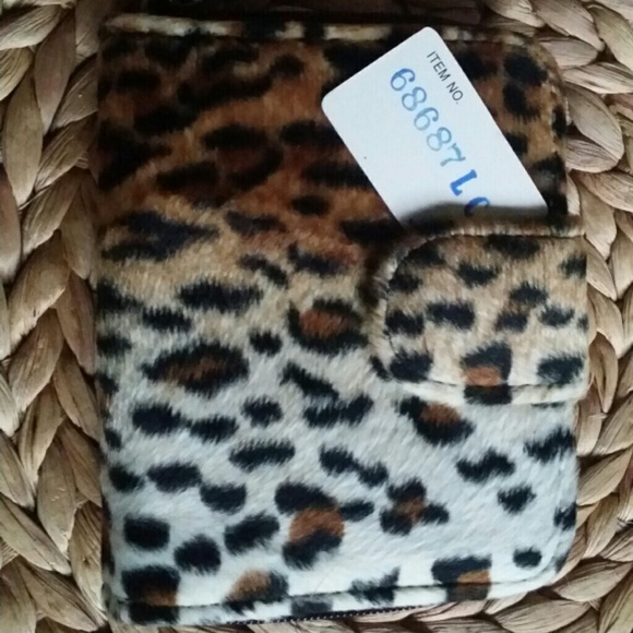 Leopard Wallet - Picture 2 of 2