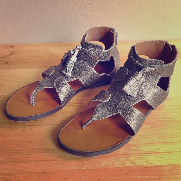 ⛔️SOLD in bundle⛔️Calvin Klein jeans sandals
