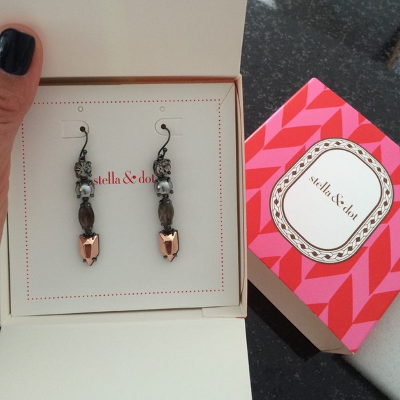 Stella & Dot Jewelry - Stella & Dot Earrings.  NWT.  Hello Gorgeous.
