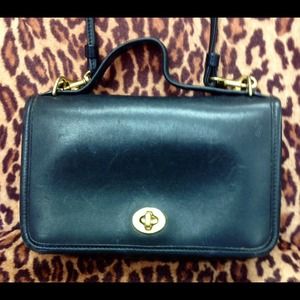AUTHENTIC Vintage Coach purse !
