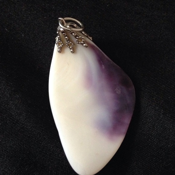 Shell charm - Picture 2 of 2
