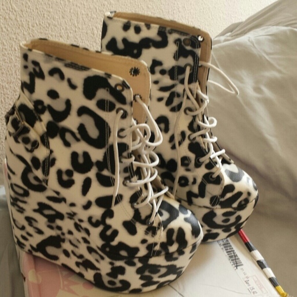 Reserved for candicane 26 Shoes