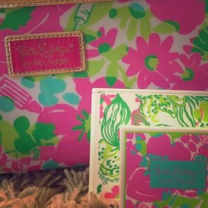 Lilly Pulitzer Estée Lauder Makeup Bag Set