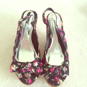 Brand New, Floral wedged sandal shoes