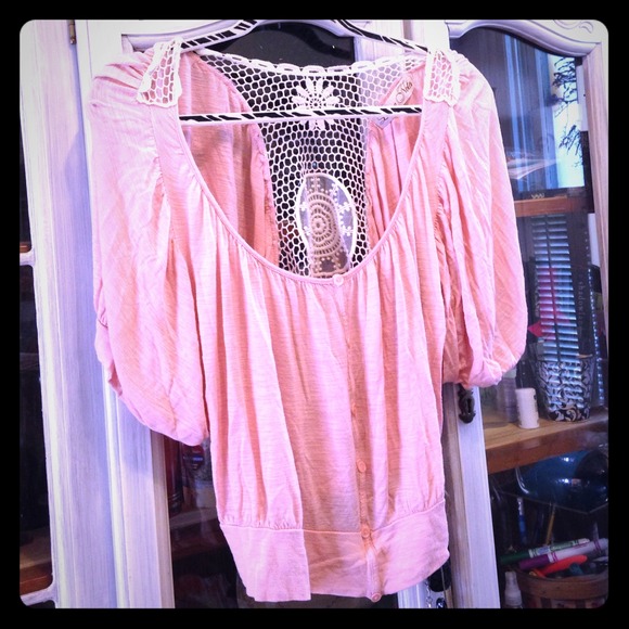 Beautiful peach lace top!
