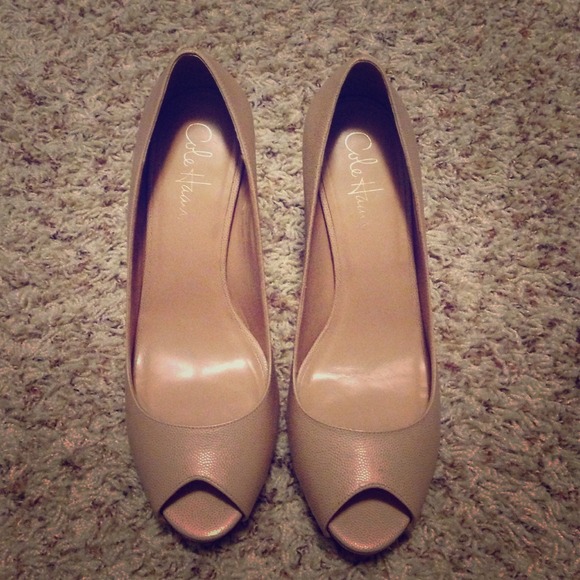 Cole Haans, nude pump